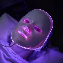 Fototerapia Facial