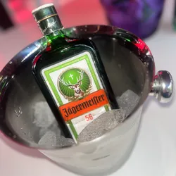 Trago de Jagermeister 