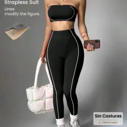 Conjunto deportivo negro con lista blanca 