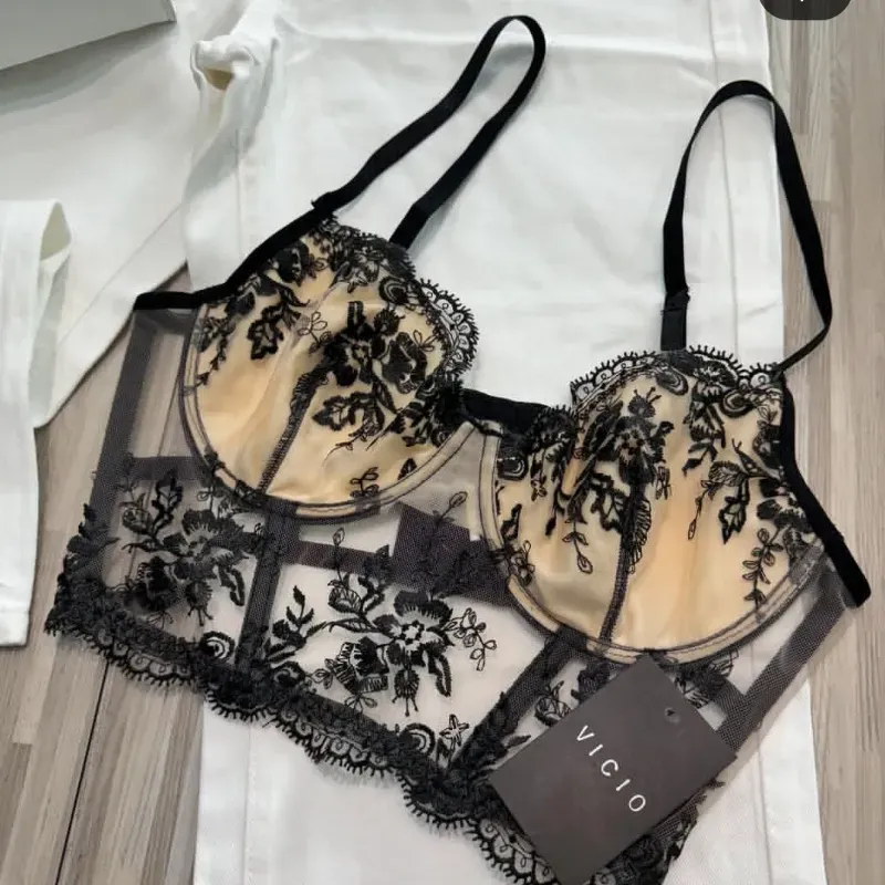 Corsé negro y beige 