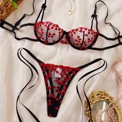 Lencería negra y roja