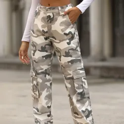 Pantalón cuatro puertas de camuflaje 