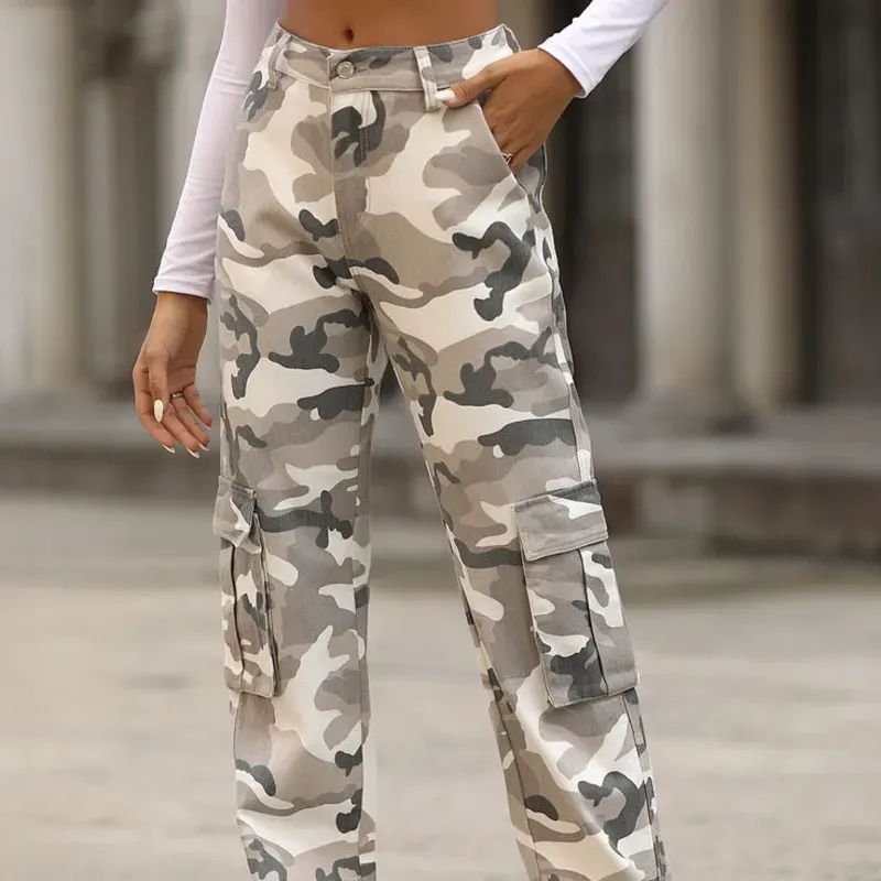 Pantalón cuatro puertas de camuflaje 