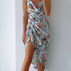 Vestido azul caro con estampado floral 