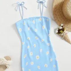 Vestido azul cielo con flores