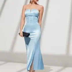 Vestido azul claro de satin