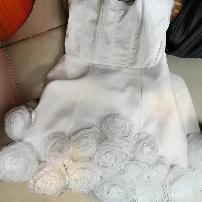 Vestido blanco de rosas 