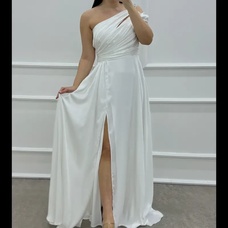 Vestido blanco elegante 