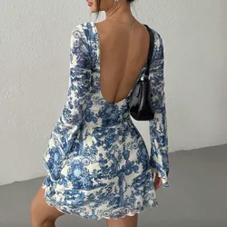 Vestido estampado blanco y azul de manga larga