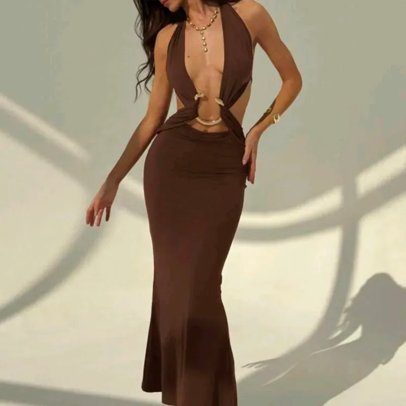 Vestido largo de escote y serpiente 