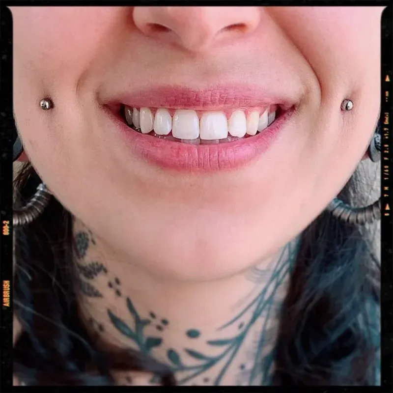  Mejillas (Cheek Piercings)