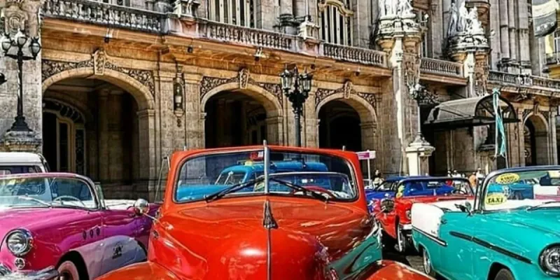 City-1 Visitando la Habana Vieja 