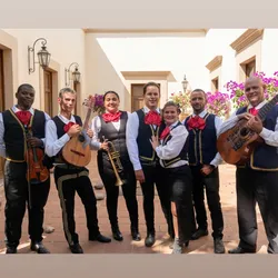 EL MARIACHI “El Sol De México”