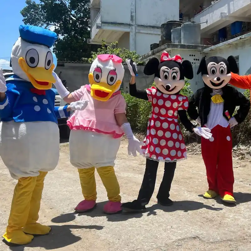 SORPRESA 4 PERSONAJES DE LA CASA DE MICKEY MOUSE