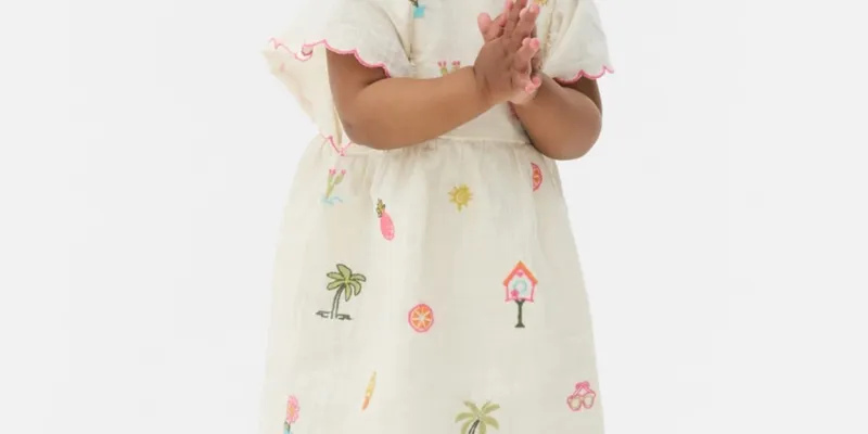 Bata de niña flores estampada 