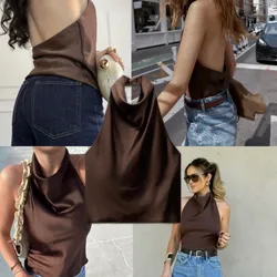 Blusa satinada cuello alto