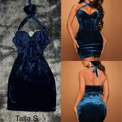 Vestido ajustado con apertura escote