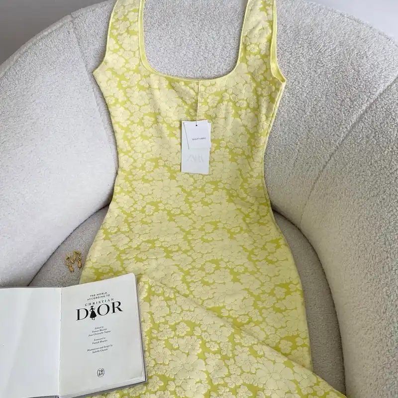 Vestido escote cuadrado stretch 