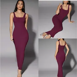 Vestido rojo vino ajustado