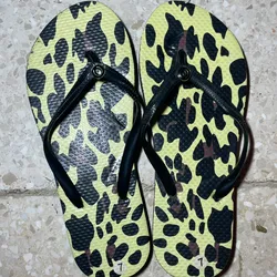 Chancletas mete dedo 