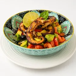 Ensalada mediterránea, de pulpo con papas