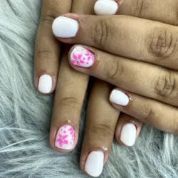 Arreglo de manos con gel