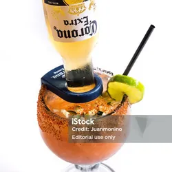 Michelada Con cerveza Corona 