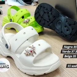 Crocs abiertas tipo sandalia 