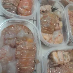 Colas de langosta limpias