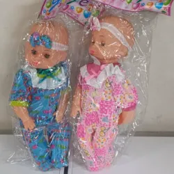 MUÑECA DE JUGUETE