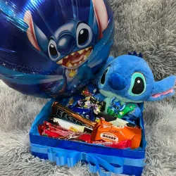 Caja de regalo con confituras variadas y peluche 