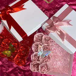 Caja de Regalo con 8 Rosas Eternas
