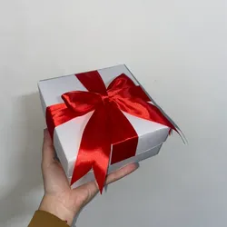 Caja de regalo mediana (sola)