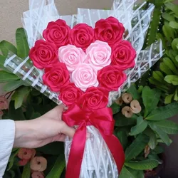 Ramo Corazón de 12 Rosas Eternas 