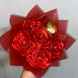 Ramo de 6 Rosas Eternas con Agregos