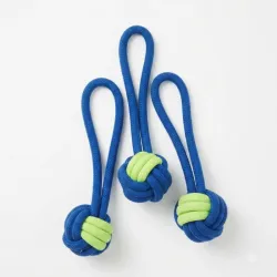 Pelota con cuerda
