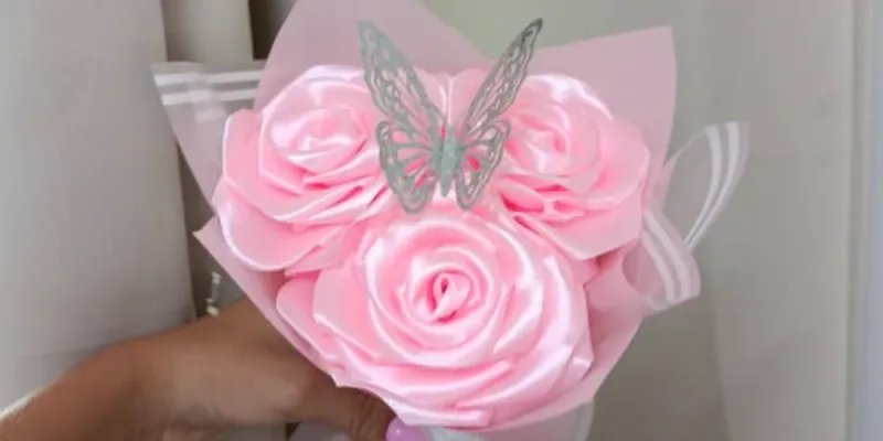 Ramo de Tres  Rosas Eternas