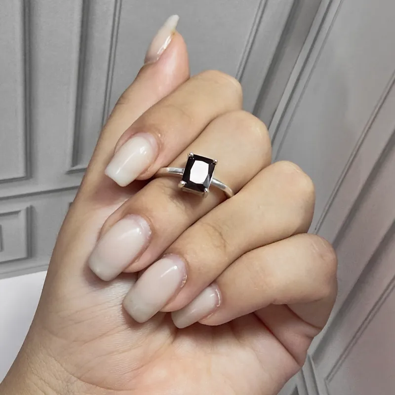 Anillo Circonia negra