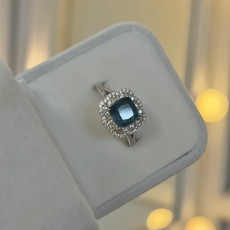 Anillo cuadrado turquesa