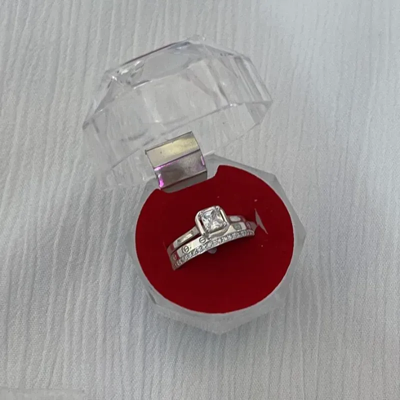 Anillo de compromiso 