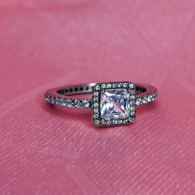 Anillo de Pandora cuadrado