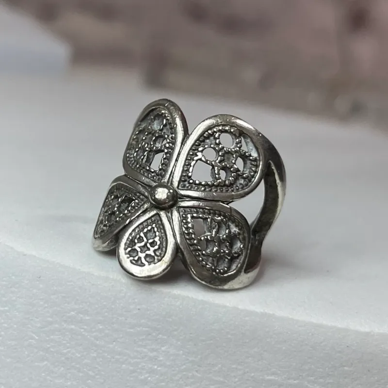 Anillo llamativo 3305
