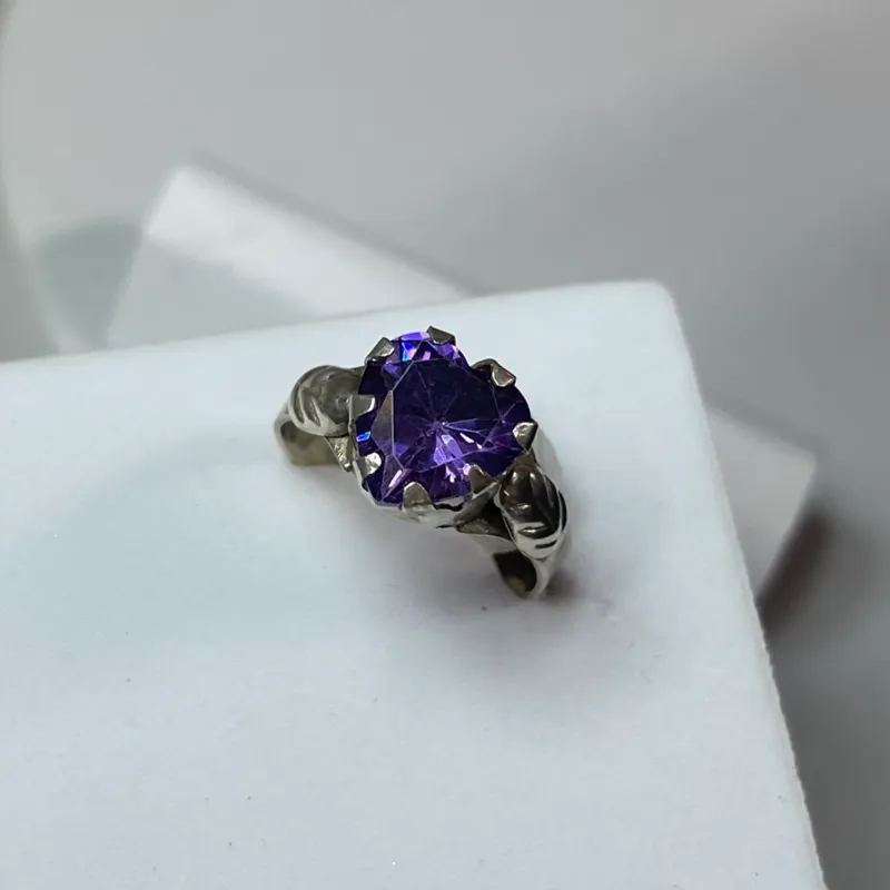 Anillo llamativo 3306