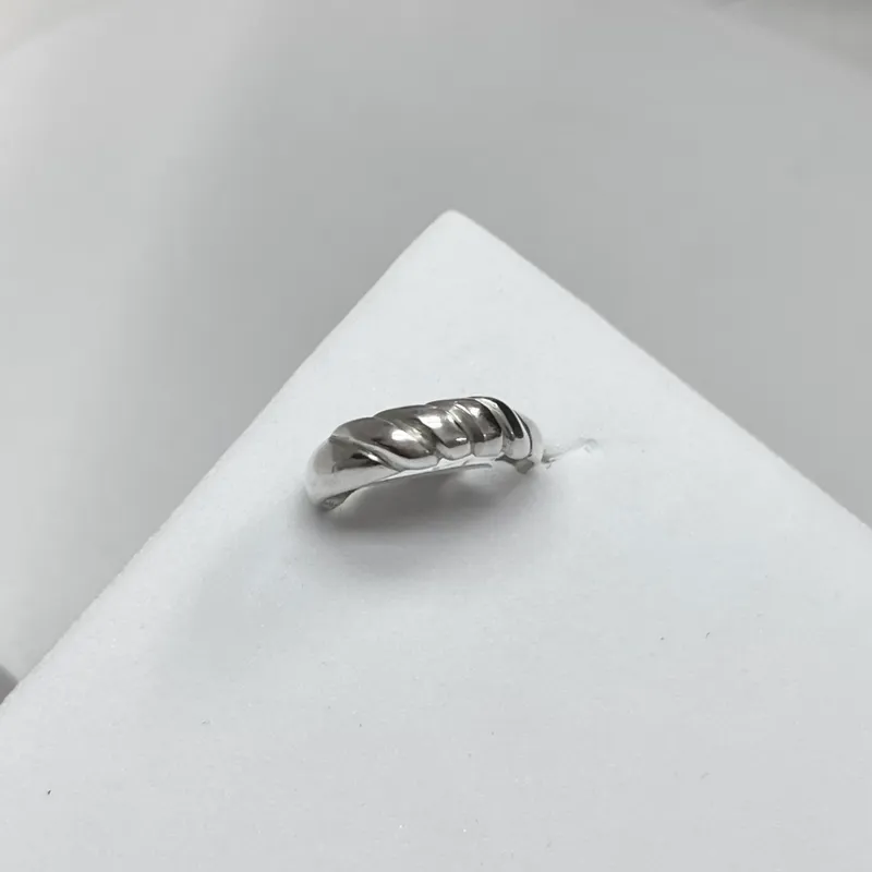 Anillo llamativo 3317
