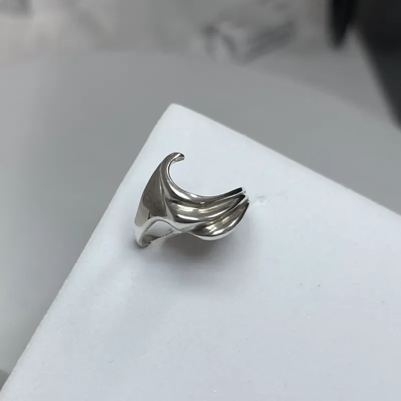Anillo llamativo 3318