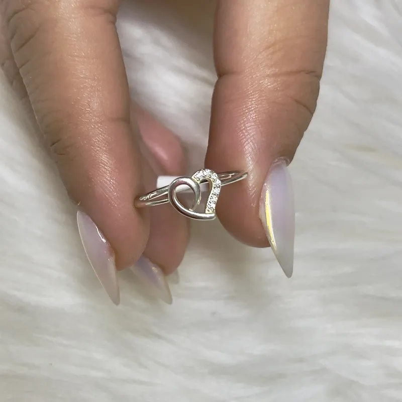 Anillo original corazón piedritas