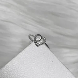 Anillo original corazón piedritas