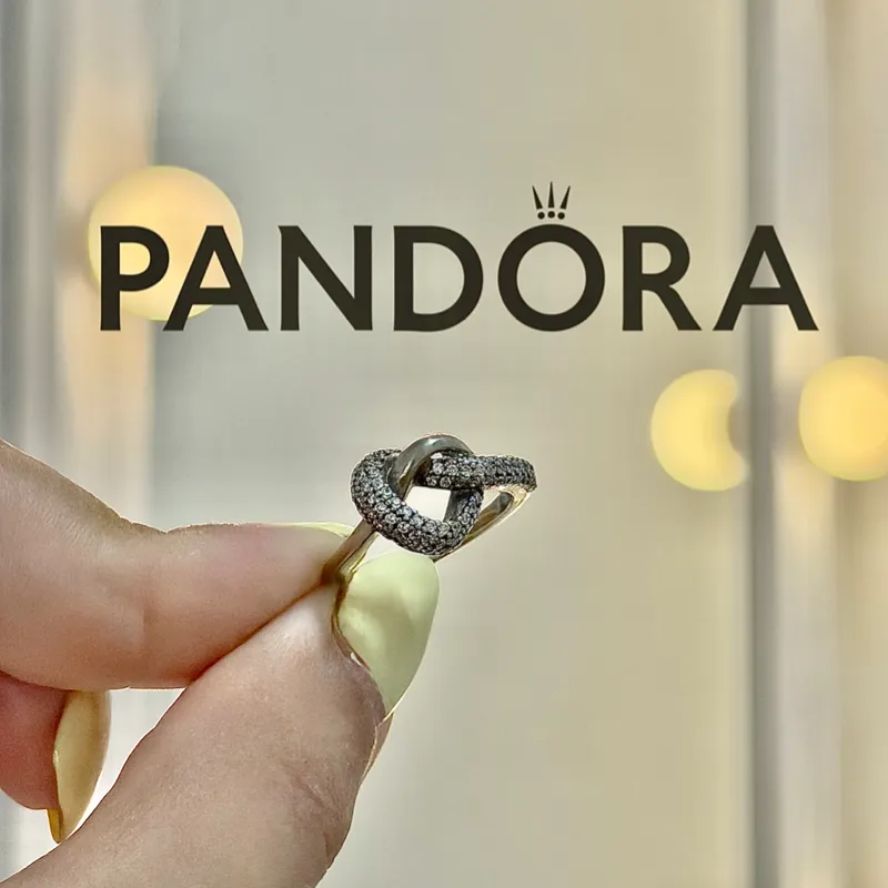 Anillo Pandora corazón anudado