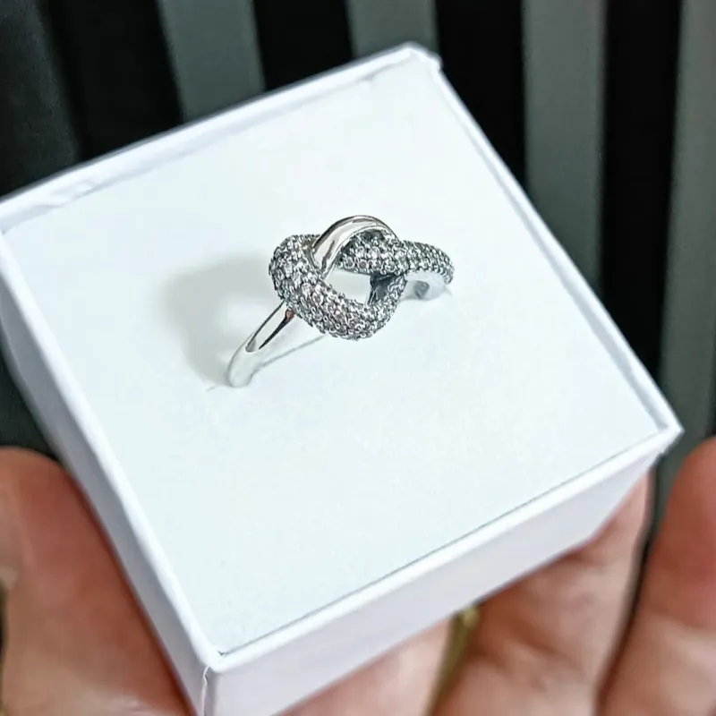 Anillo Pandora corazón anudado