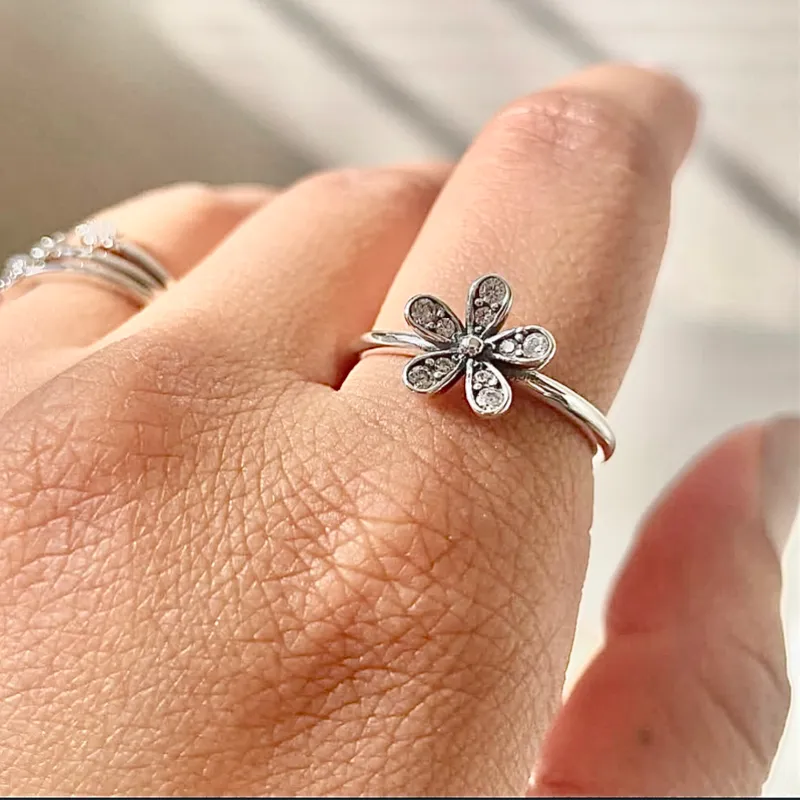 Anillo Pandora Margarita 
